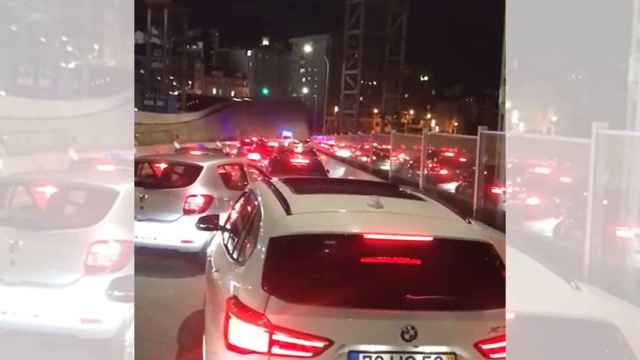 Atasco en el centro de Vigo el pasado sábado.