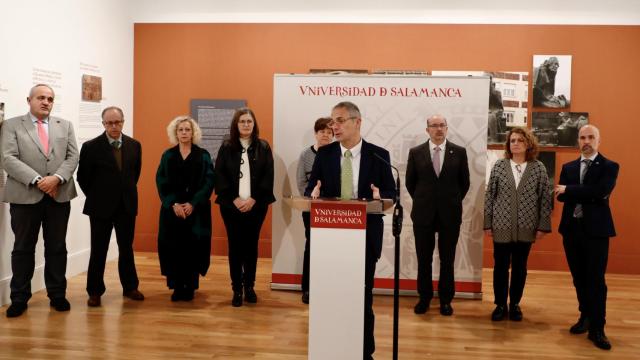 El rector de la USAL, Ricardo Rivero, junto al resto del equipo de Gobierno, hace balance de año universitario