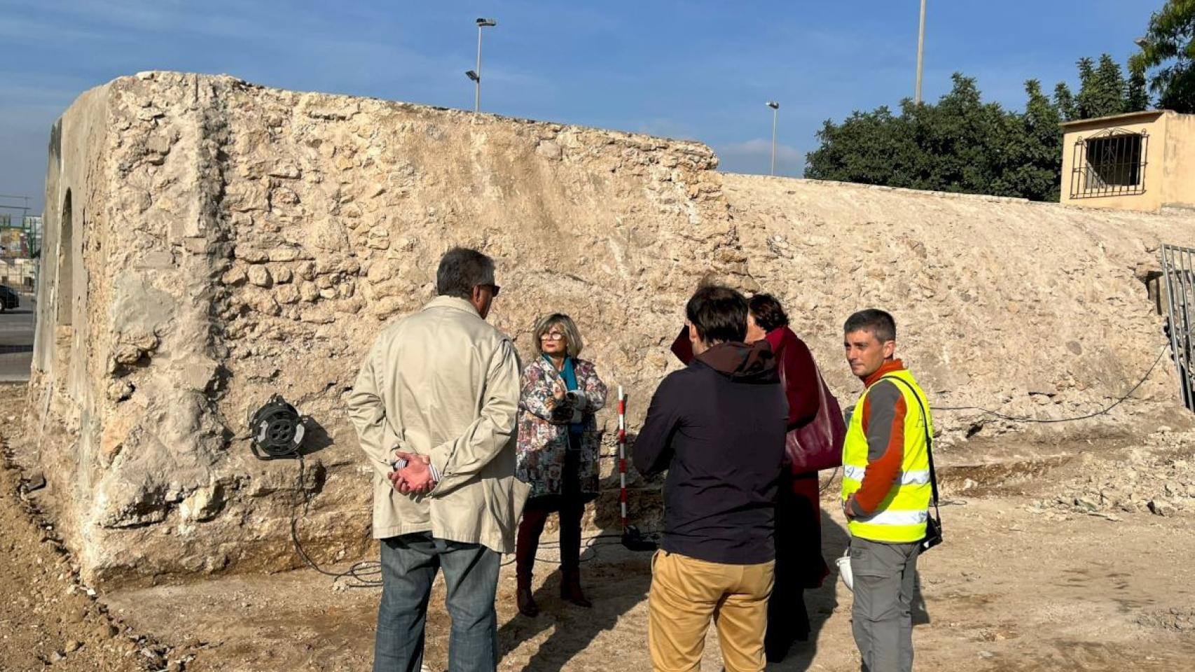 Visita al hallazgo de la cisterna.