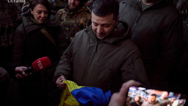 Zelenski visita Bakhmut.