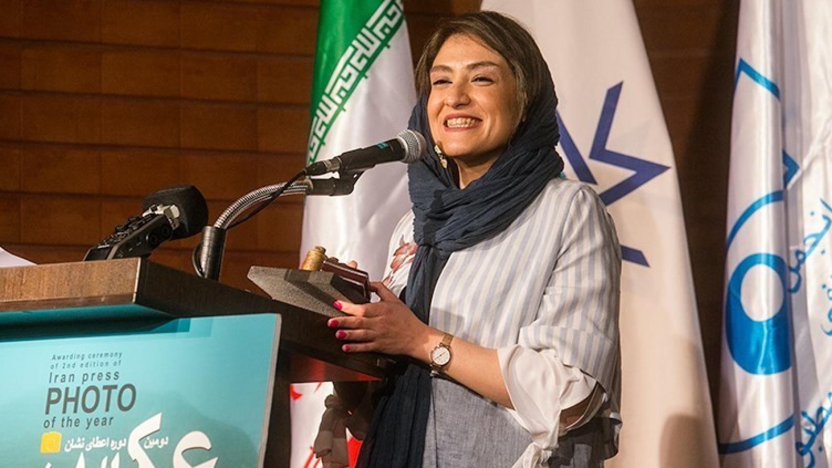 La fotógrafa iraní Yalda Moaiery, liberada tras 92 días en prisión.