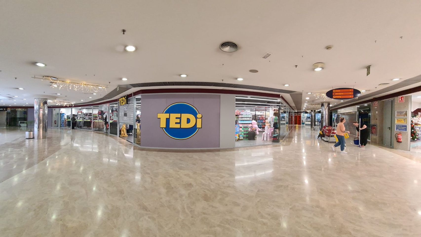 Exterior de la nueva tienda TEDI del centro comercial Plaza Elíptica.
