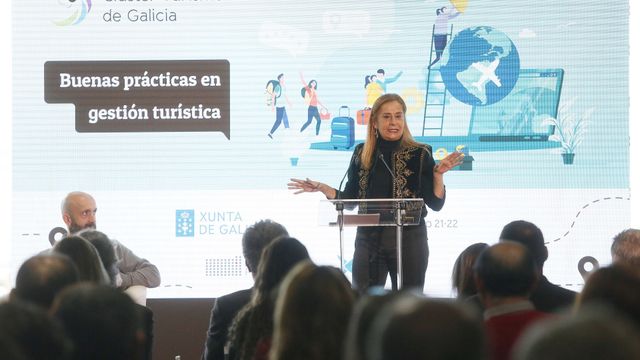 Carmela Silva durante su intervención en la jornada organizada por el Clúster de Turismo de Galicia en Vilagarcía.