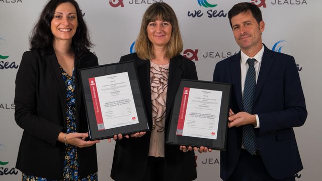 Entrega del certificado por parte de Bureau Veritas