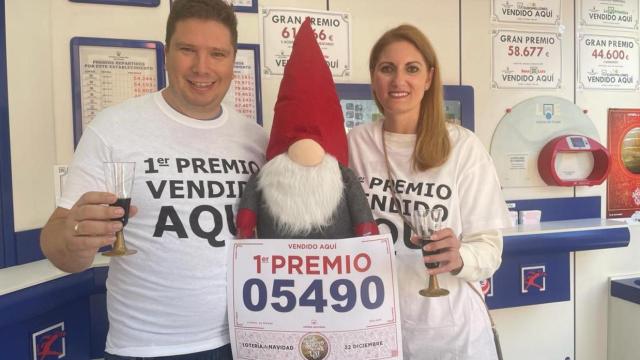 Los loteros de La Piedad, celebrándolo.