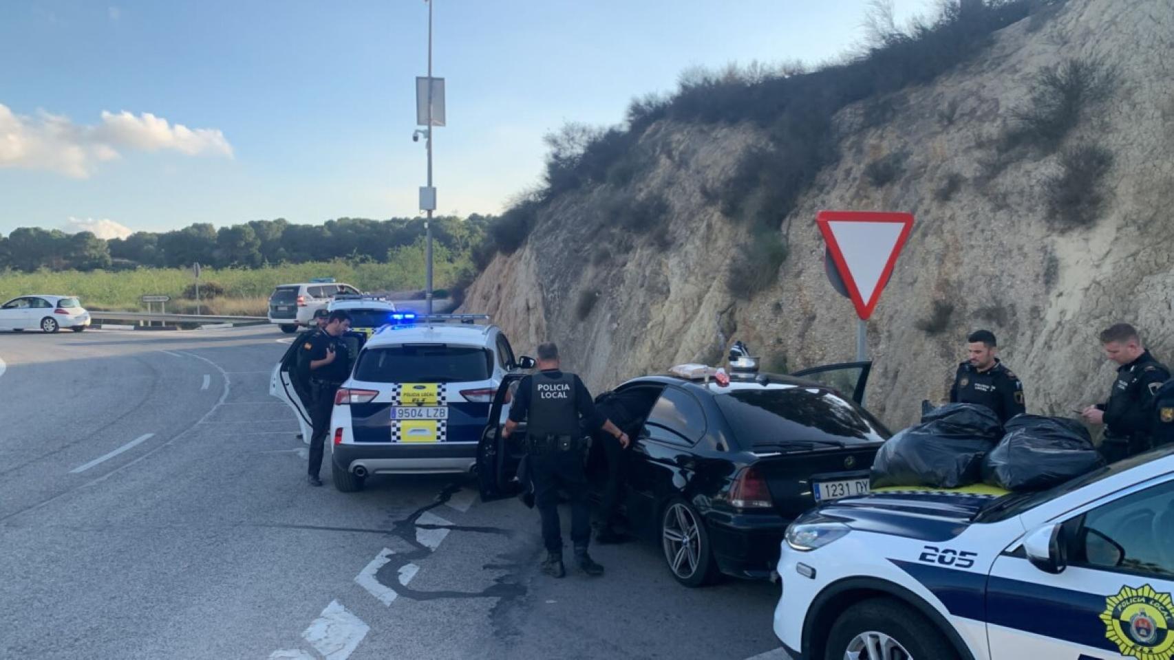 De Elche a Benijófar: un contrabandista protagoniza una persecución de película con 20 kilos de tabaco