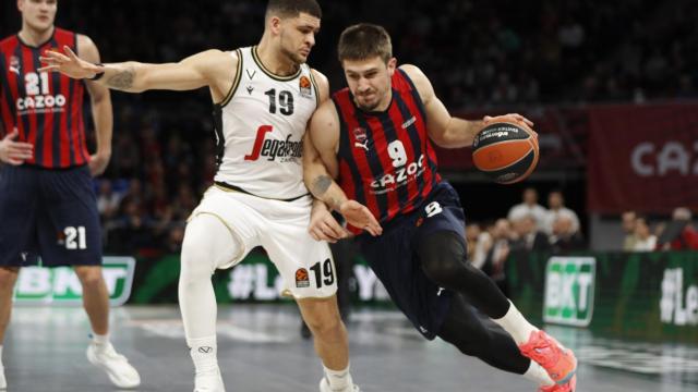 Un momento del encuentro entre el Baskonia y la Virtus.