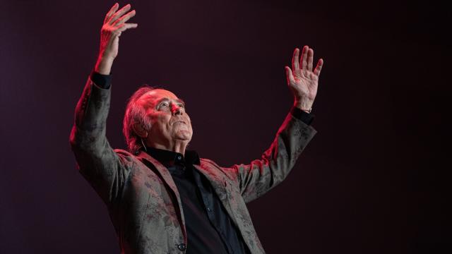 Joan Manuel Serrat durante un concierto en el Palau de Sant Jordi, el 20 de diciembre de 2022, en Barcelona. Foto: Pau Venteo / Europa Press