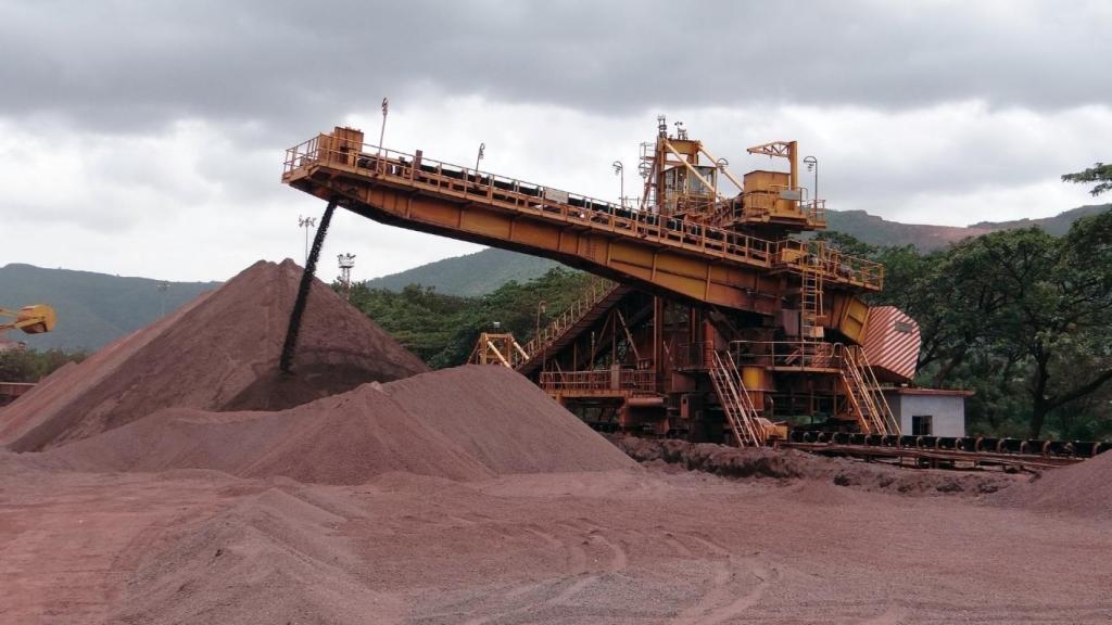 Mina de materias primas críticas.