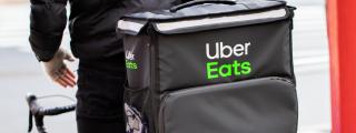 Imagen de archivo de un repartidor de Uber Eats.