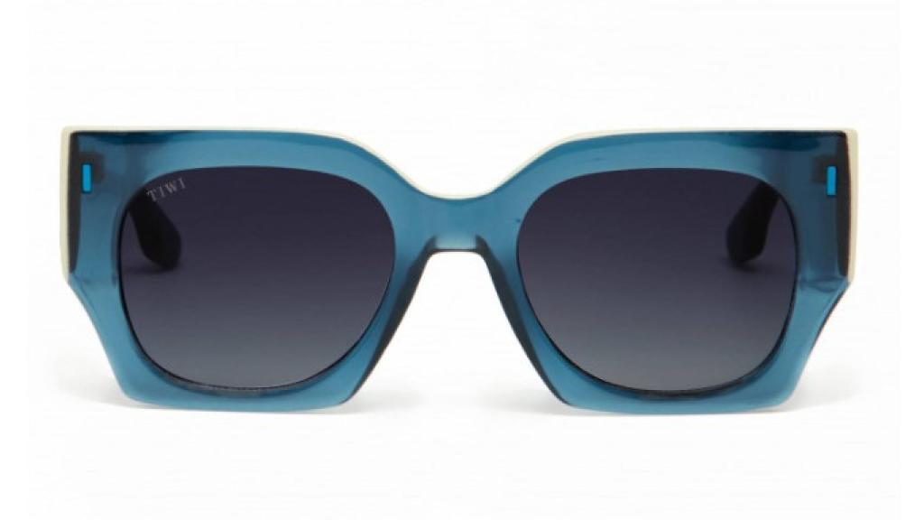 Gafas Matt de TIWI en color azul oscuro y beige.