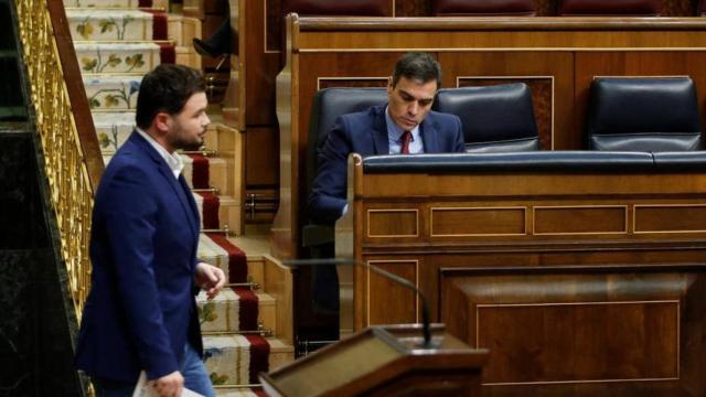 Gabriel Rufián y Pedro Sánchez en el Congreso de los Diputados.