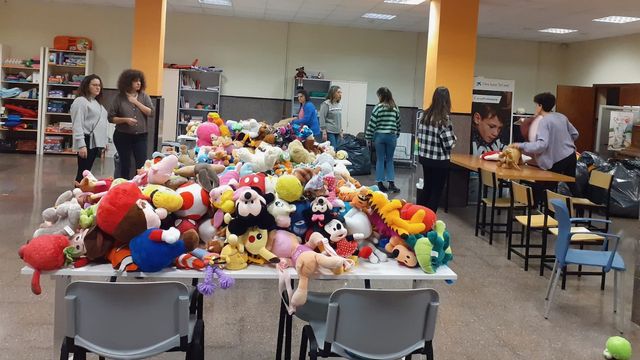 Recogida de peluches del Recoletas en colaboración con la Fundación JuanSoñador