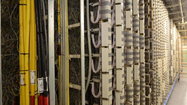 Interior de una central de cobre de Telefónica.