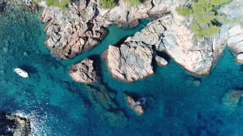 La cala conocida por los pescadores como La bañera de la rusa.