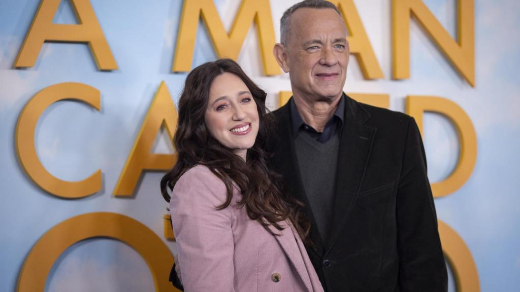 Tom Hanks y Mariana Treviño en la presentación de 'El peor vecino del mundo'.