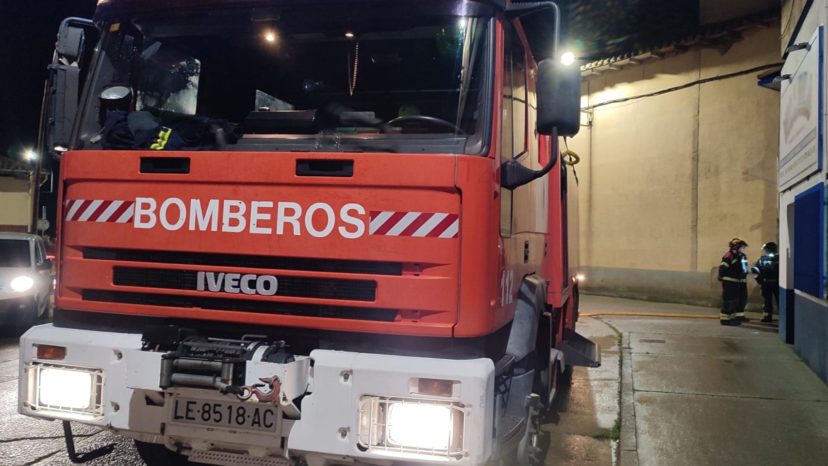 Dotación de los Bomberos de León.