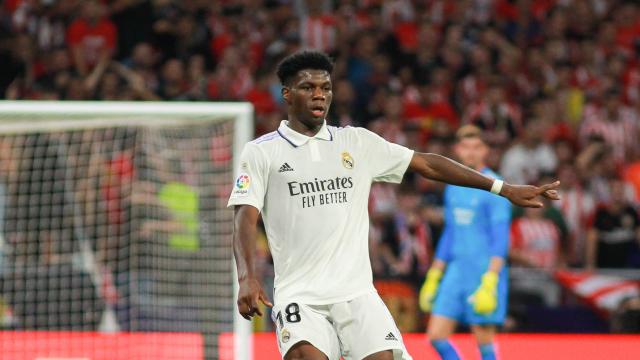 Tchouaméni dando un pase con el Real Madrid.