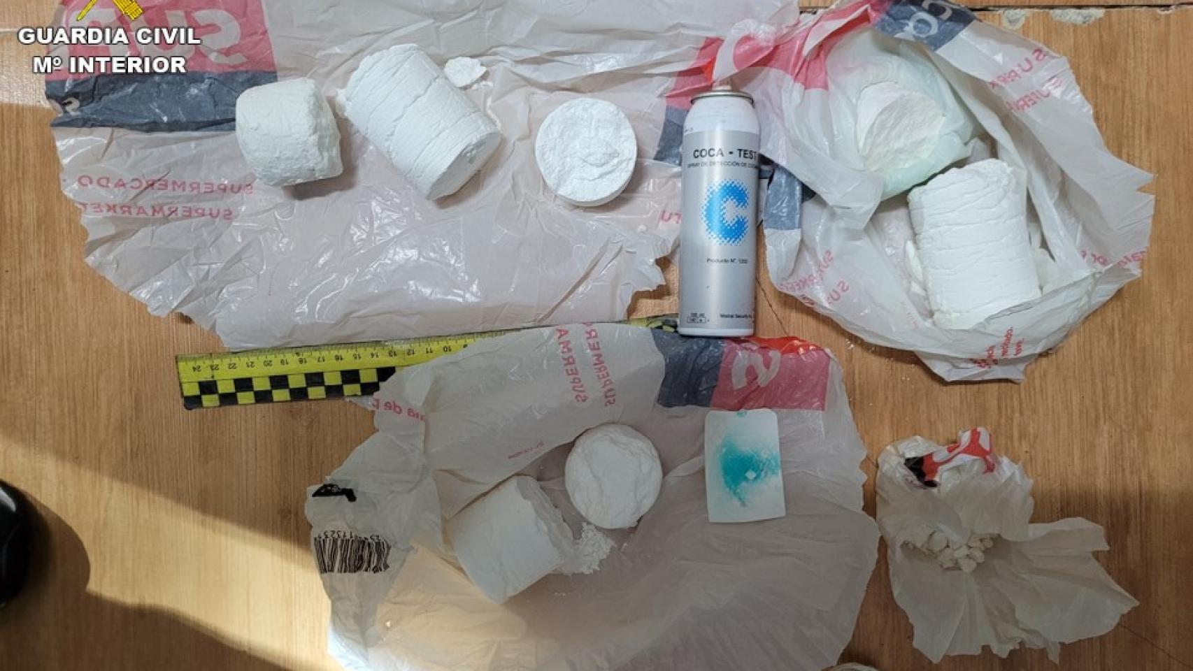 Detenido un matrimonio por vender cocaína y marihuana desde su domicilio en Agost