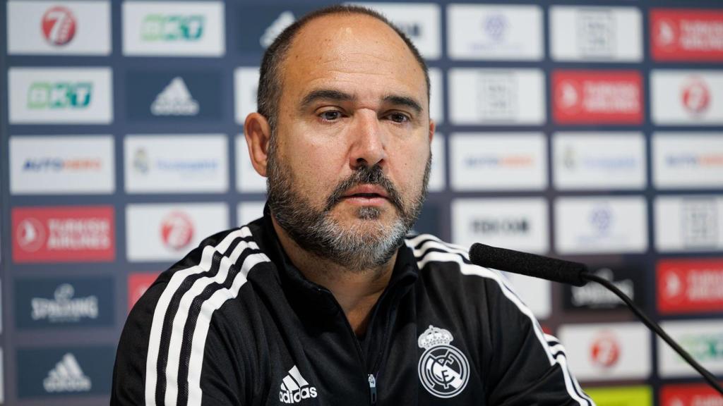Chus Mateo, en rueda de prensa de la Euroliga