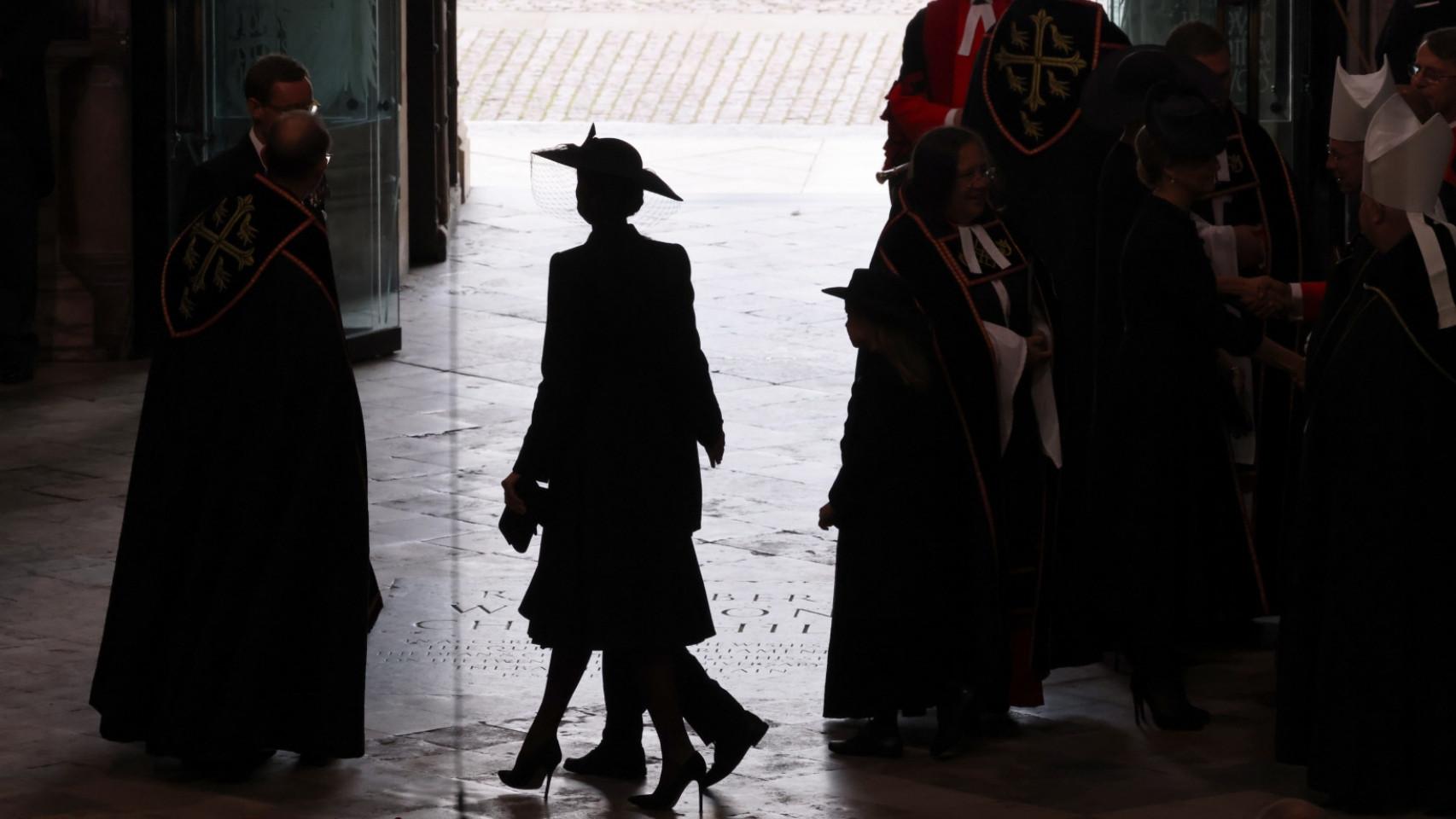 Cómo ir vestida a un funeral de Estado