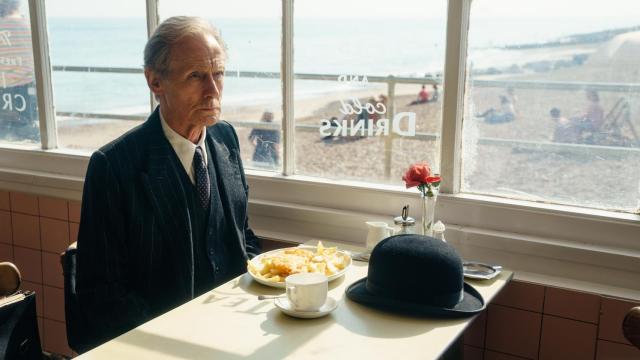 Bill Nighy interpreta a Williams en 'Living'
