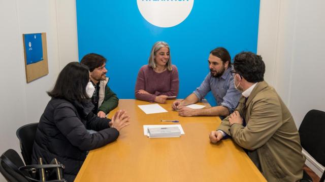 La Marea se reúne con la Asociación Cultural O Mural.
