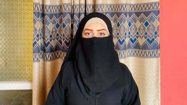 Arezo tiene 24 años y estudiaba Derecho cerca de Kabul antes de que los talibanes decidieron prohibir a las mujeres acudir a la universidad