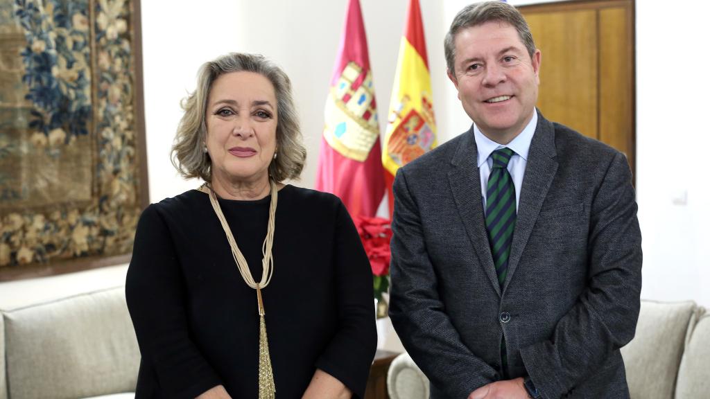 Esther Esteban junto a Emiliano García-Page.