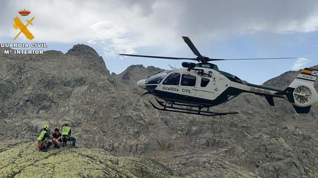 Un rescate de la Guardia Civil en la Sierra de Gredos./ Archivo