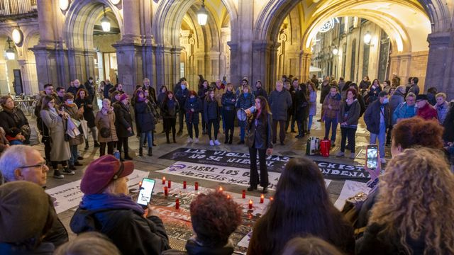 Concentración contra la violencia de género en Salamanca