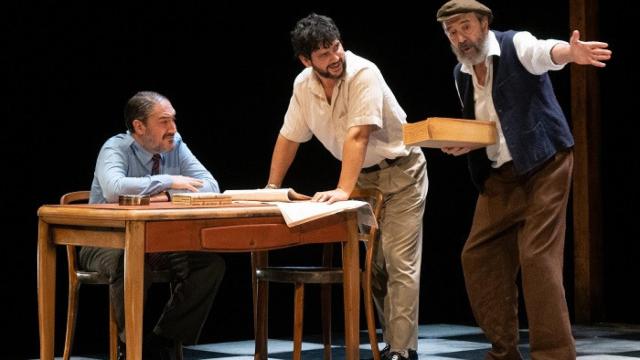 Fran Perea, Alfonso Lara y Miguel Rellán, en 'Retorno al hogar'. Foto: Omar Antuña