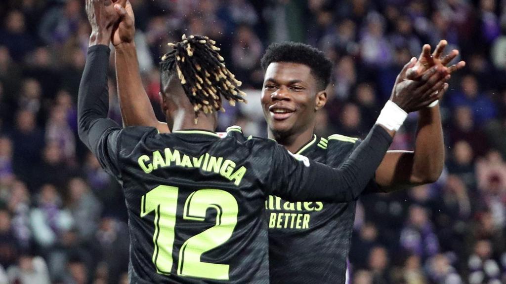 Camavinga celebra el segundo gol con Tchouaméni.