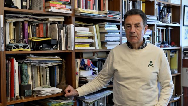 Miguel Lorente, ex delegado del Gobierno contra la Violencia de Género, este viernes en su casa.