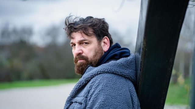 La cara desconocida de Hovik Keuchkerian: campeón de España de boxeo, monologuista y poeta