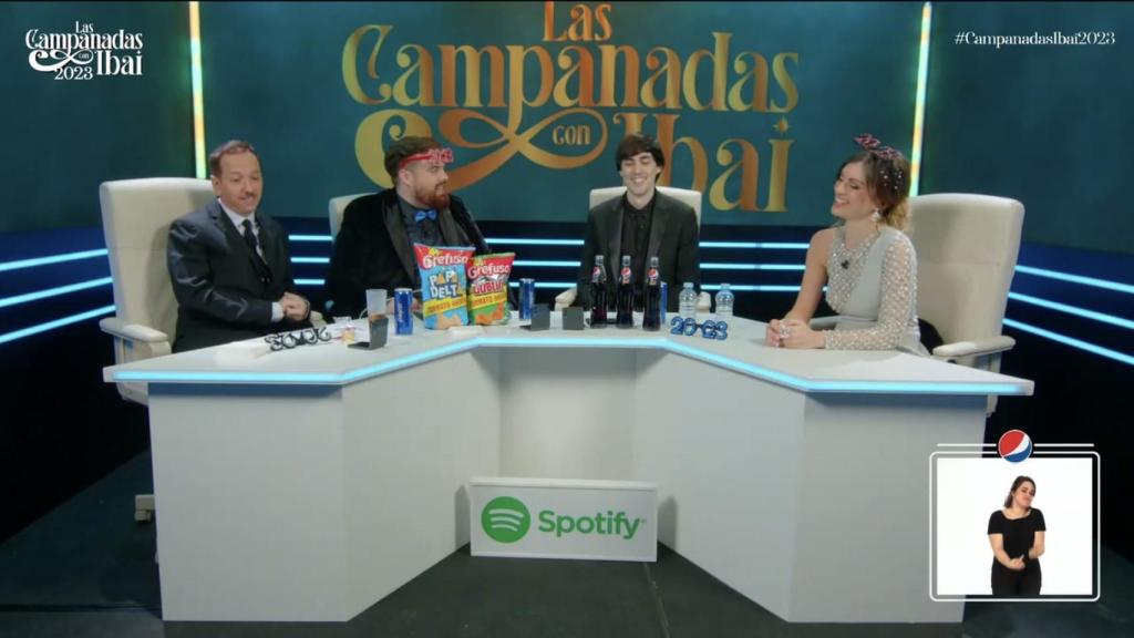 Grupo de streamers en el show de Ibai.