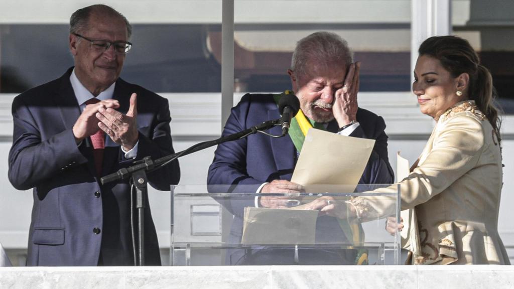 Lula Da Silva se emociona en su discurso tras jurar como presidente de Brasil.