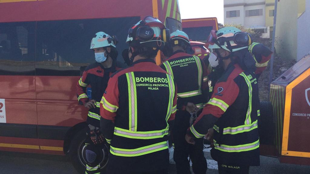 Efectivos del Consorcio Provincial de Bomberos de Málaga.