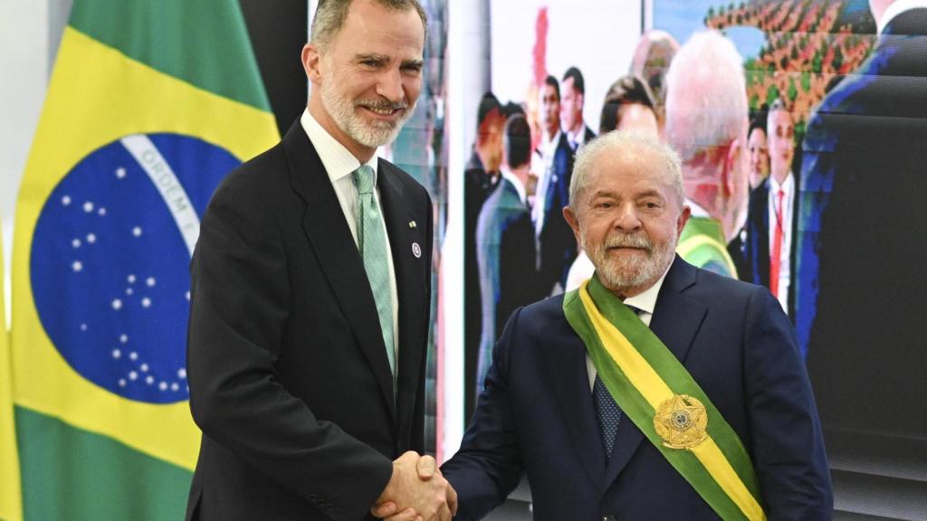 Felipe VI visita a Lula da Silva.