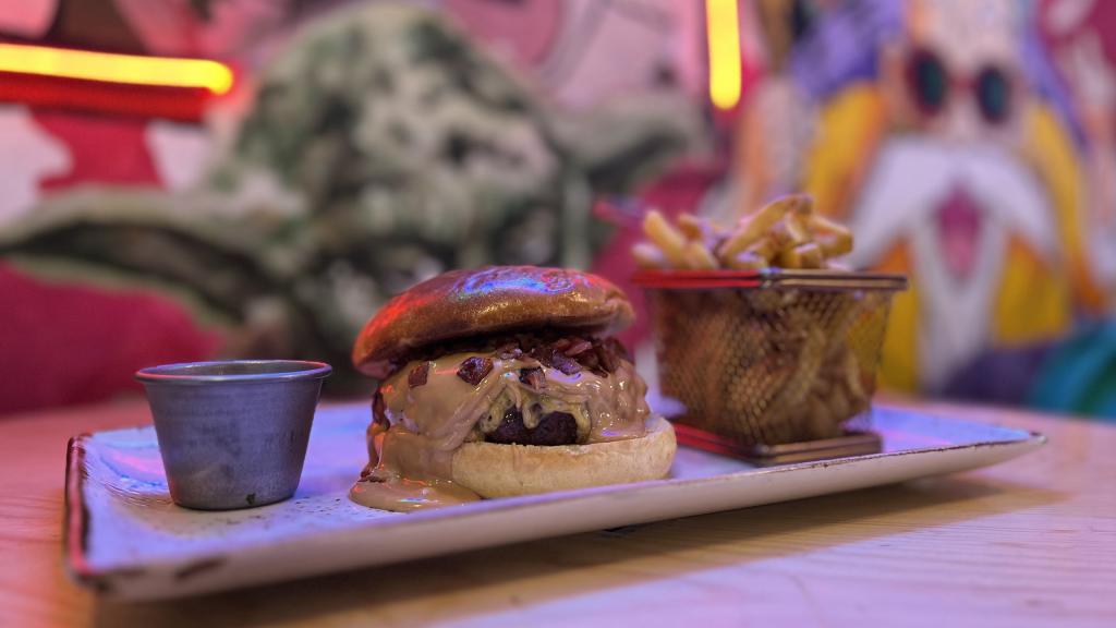 La Turrona es la hamburguesa con crema de turrón de Juancho's BBQ