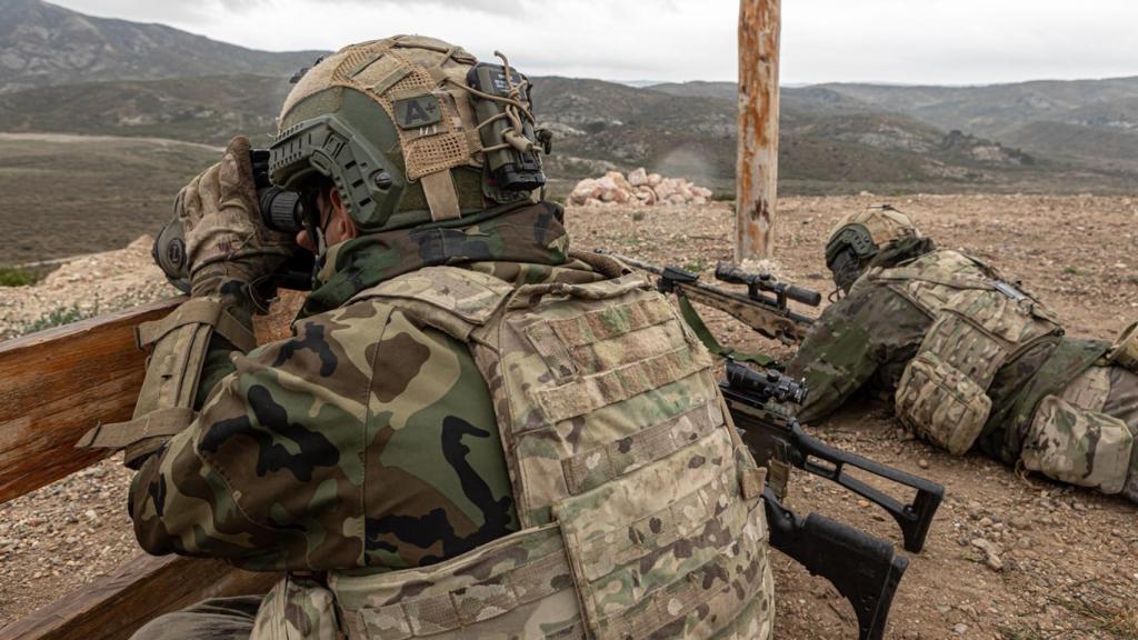 Dos soldados del Ejército de Tierra con chalecos antibalas