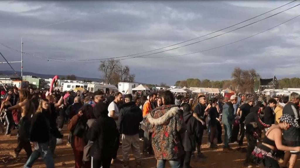 La rave permanecerá hasta después de Reyes y quizás hasta el fin de semana.