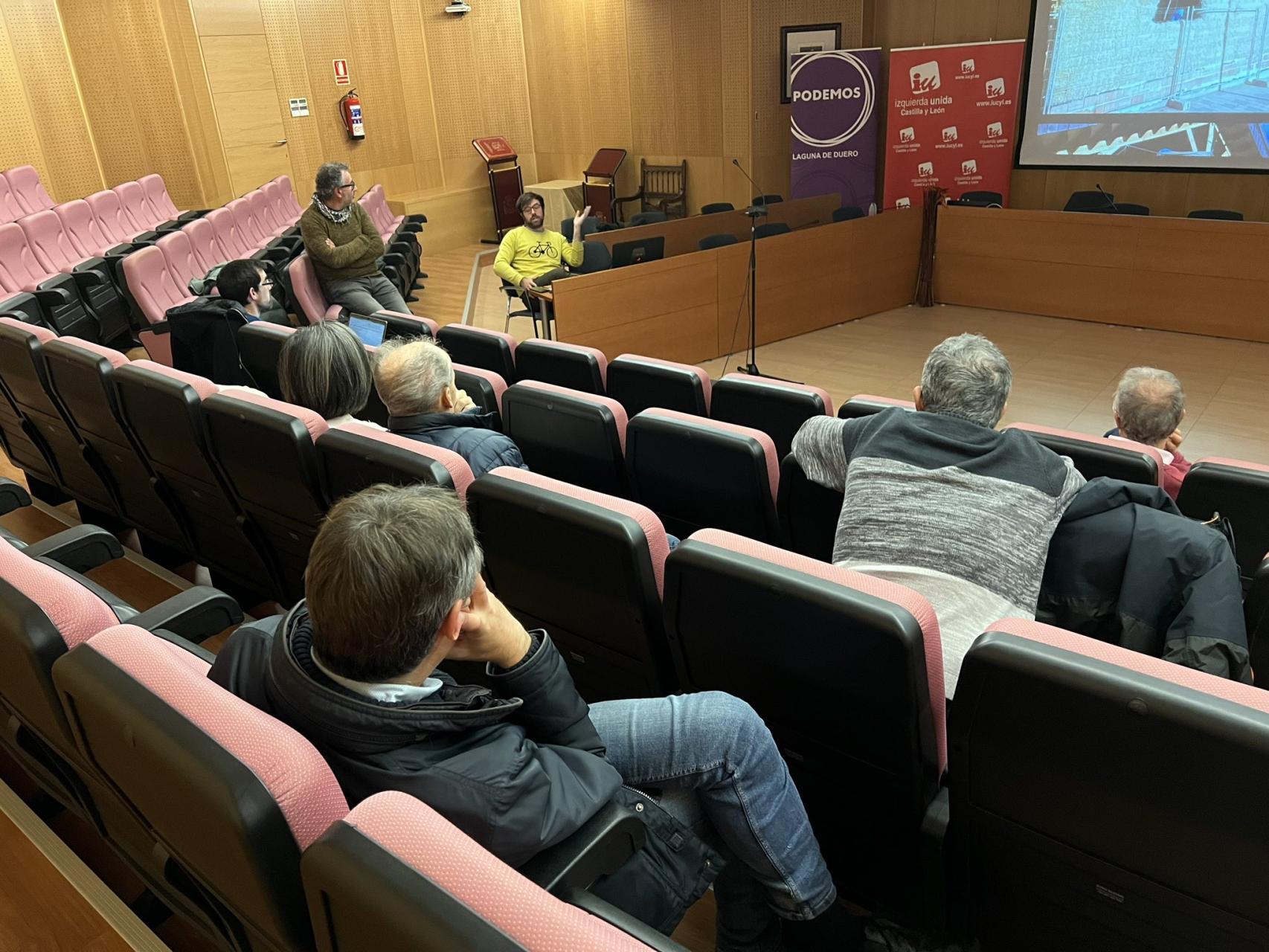 Imagen de un acto conjunto de Izquierda Unida y Podemos en Laguna de Duero.