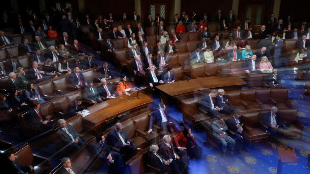 Los representantes estadounidenses se reúnen para tratar de elegir un nuevo presidente de la Cámara en el Capitolio de los Estados Unidos en Washington.