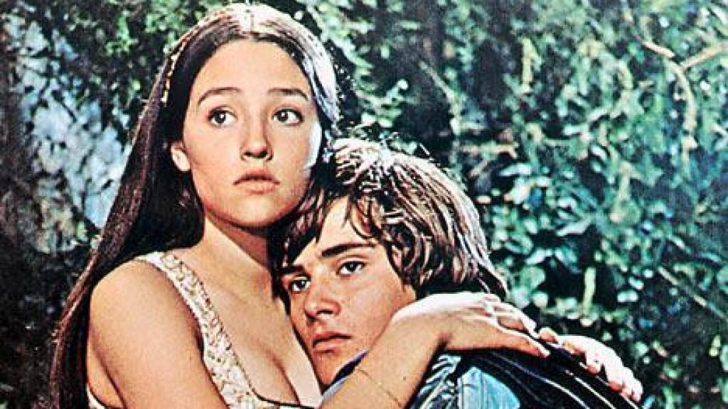 Olivia Hussey y Leonard Withing en una escena de 'Romeo y Julieta'.