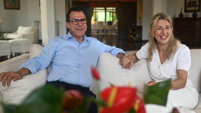 La vicepresidenta segunda del Gobierno y ministra de Trabajo y Economía Social de España, Yolanda Díaz, con el ministro de Trabajo de Brasil, Luiz Marinho.