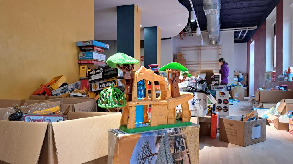 Juguetes en el almacén de 'Ningún niño sin sonrisa'.