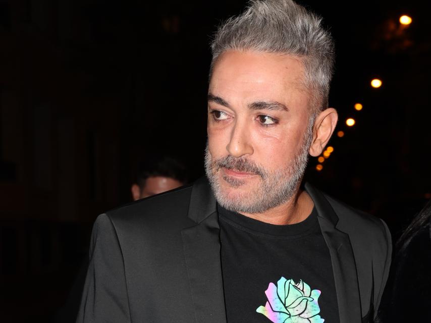 Kiko Hernández en una imagen captada en Madrid, en 2022, a su salida de la obra de teatro 'Las Troyanas'.