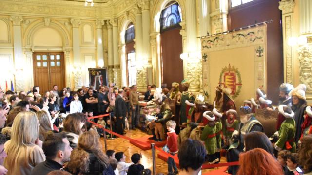 Los Reyes Magos de Oriente a su llegada al Ayuntamiento de Valladolid.