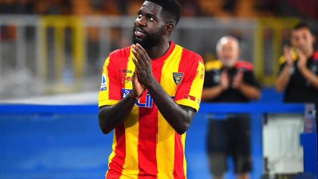 Samuel Umtiti durante un partido con el Lecce en Serie A